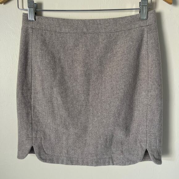 J. Crew Wool Mini Skirt Size 00 in Taupe With Lining and Side Slits - Picture 1 of 5